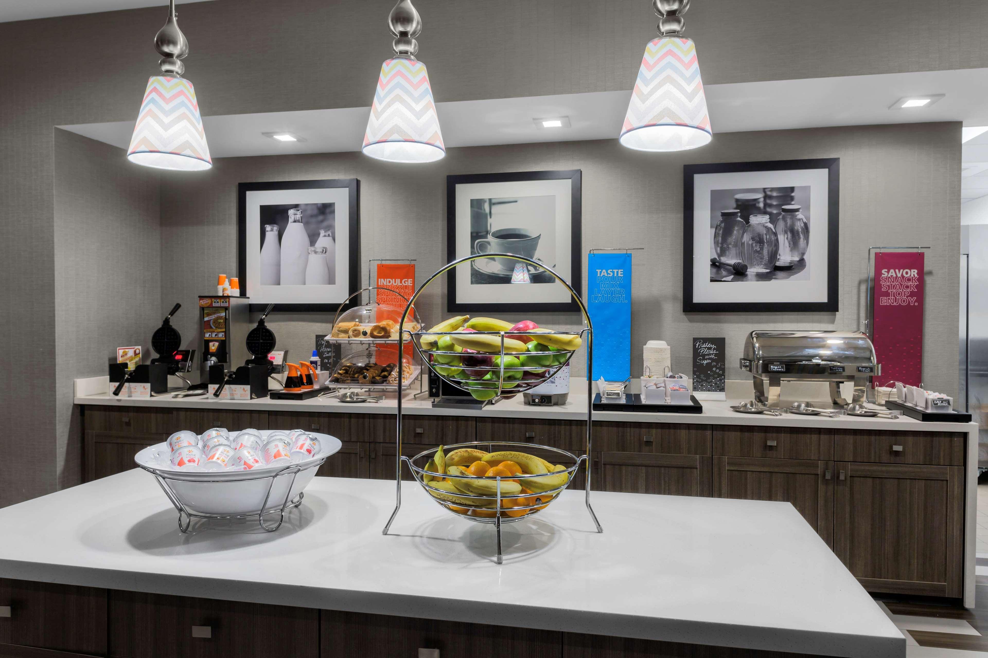 Hampton Inn & Suites Los Angeles/Hollywood, Ca